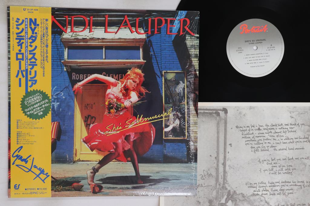 LP Record CINDI LAUPER - She's So Unusual 253P486 PORTRAIT 1984 Japan Obi Rock Used
