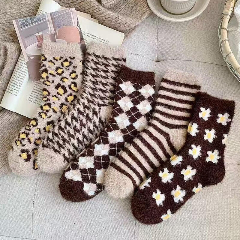 

[5-Pair Set] Moner Thick Winter Houndstooth Embroidered Socks 5 pair set
