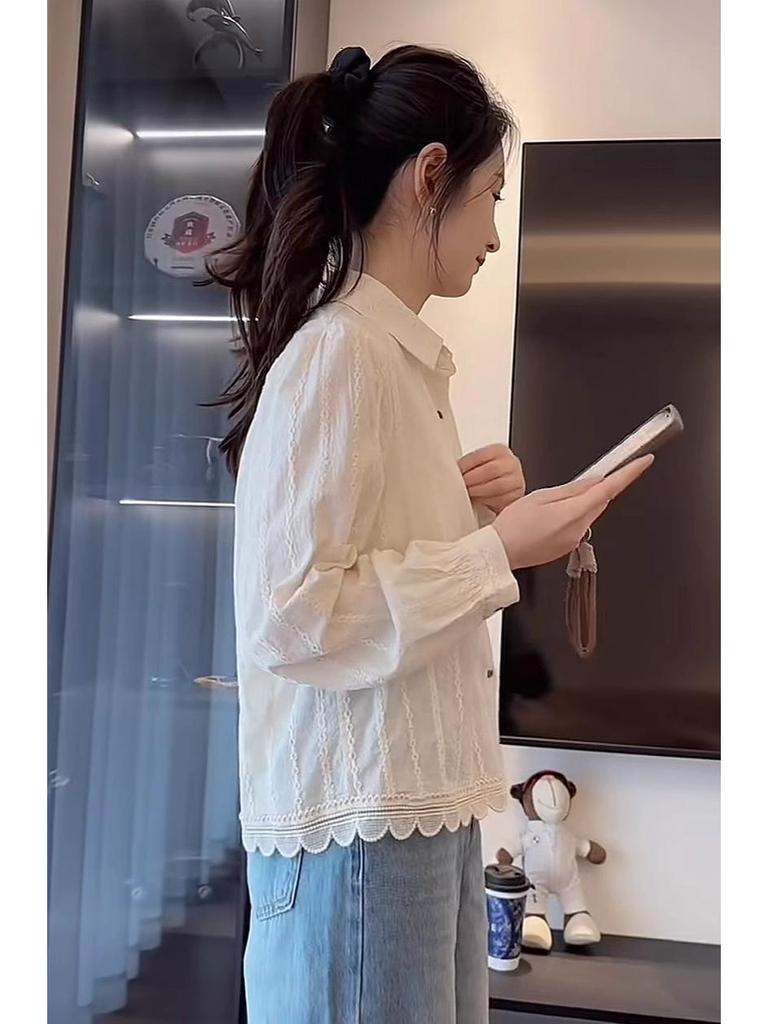 Spring 2025 Women's Lace Patchwork Long-Sleeve Shirt: Fashionable, Age-Reducing, Petite Design