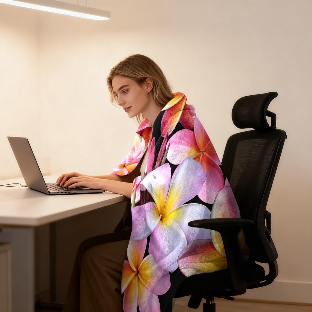 Flannel blanket, nap blanket, fashionable print, soft and comfortable, warm and luxurious, autumnal brilliant eggplant flower pattern