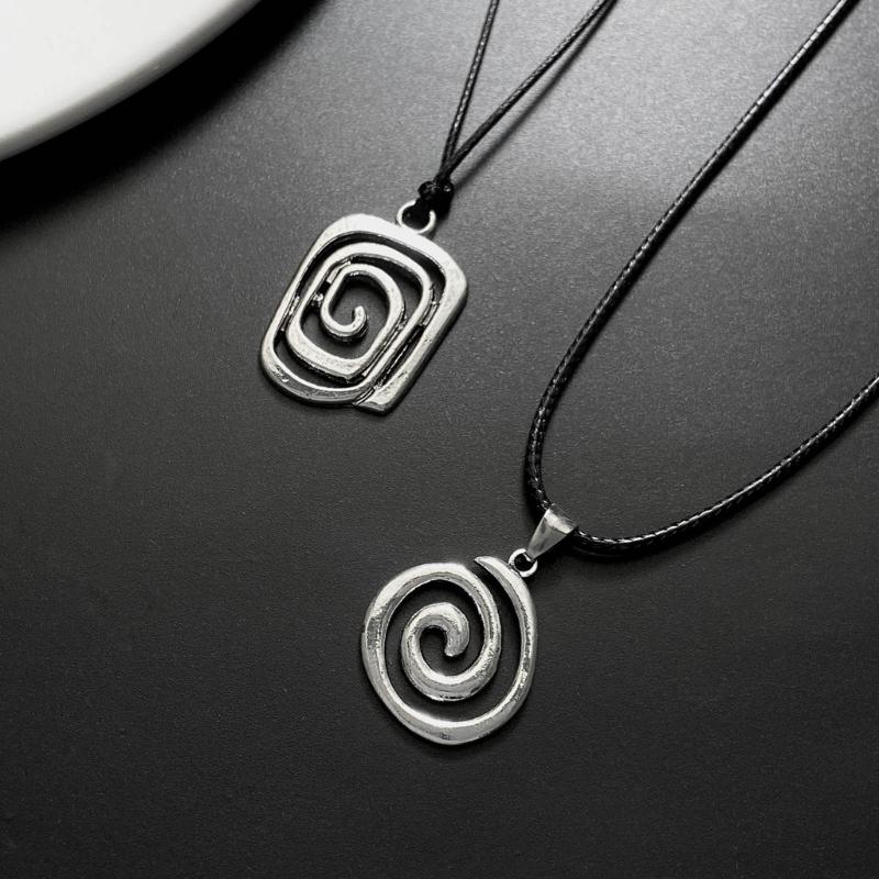 Grunge Syle Choker Necklace Handcrafted Swirl Pendant Neckchain Adjustable PU Leather Cord Clavicle Chain Ornament