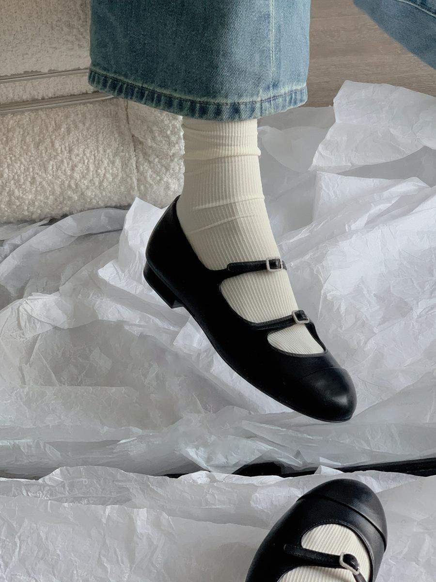 

Spot cowhide version~ 2025 new fashion round head retro color matching light mouth versatile Mary Jane single shoes women s flat bottom 35