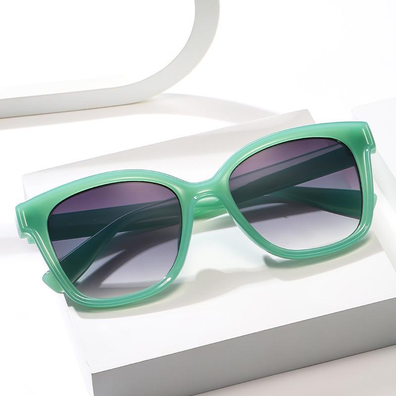 European Style Large Frame Sunglasses with Colorful Glasses Frame - UV Protection, Slimming Effect, High-End Feel