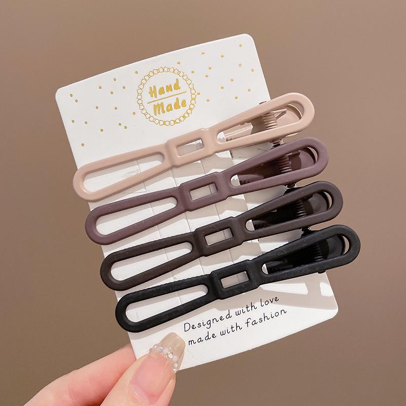 Pink Dopamine Hair Clip: Y2K Seamless Round Hairpin - Cute Small Side Clip for Women’s Bangs