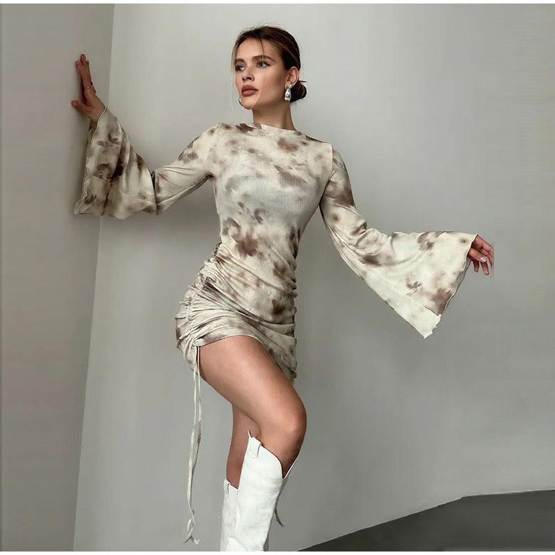 

Мода 2025 Женское Сексуальное Платье Бодикон с Рукавами-Колоколами Весна Лето Новое Элегантное Приталенное с Завышенной Талией с Принтом Короткая Юбка 2XL 50 абрикосовый