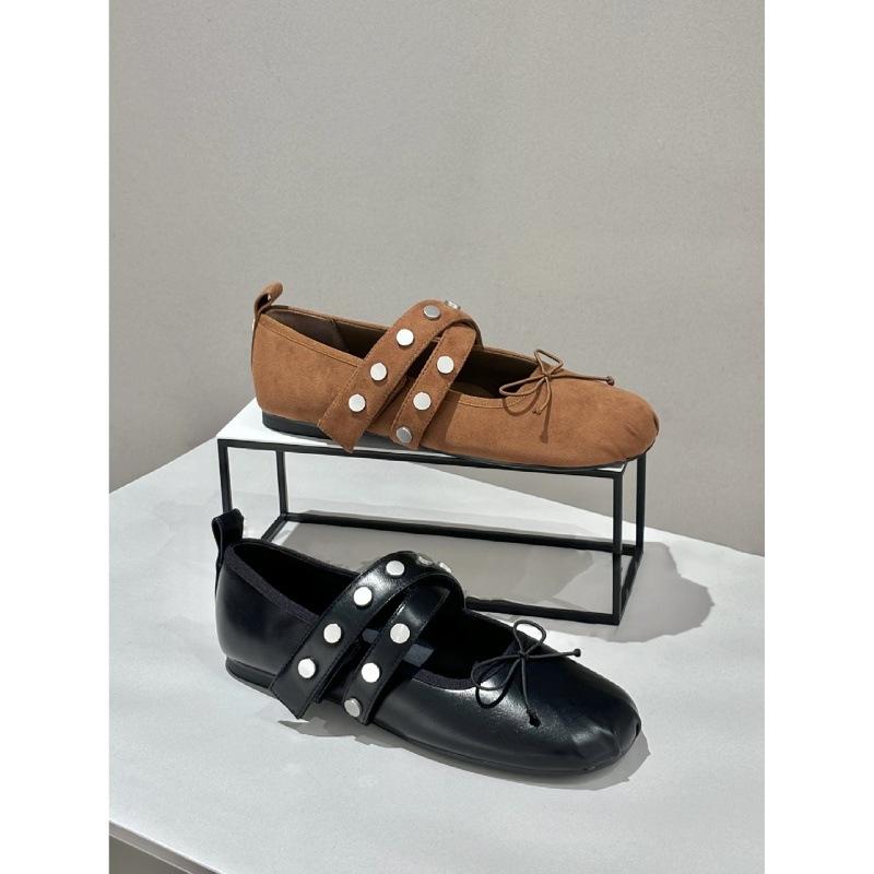 Leather version~ leather retro French rivet bow flat sole shoes women's light ** fork belt Mary Jane women's shoes
