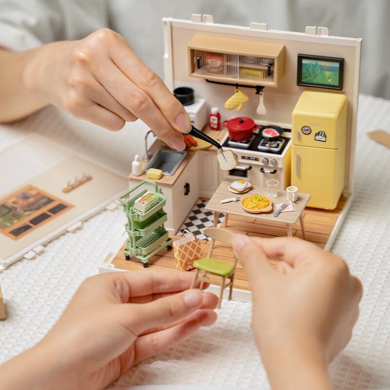 Rolife Super World DIY Miniature Room Kits