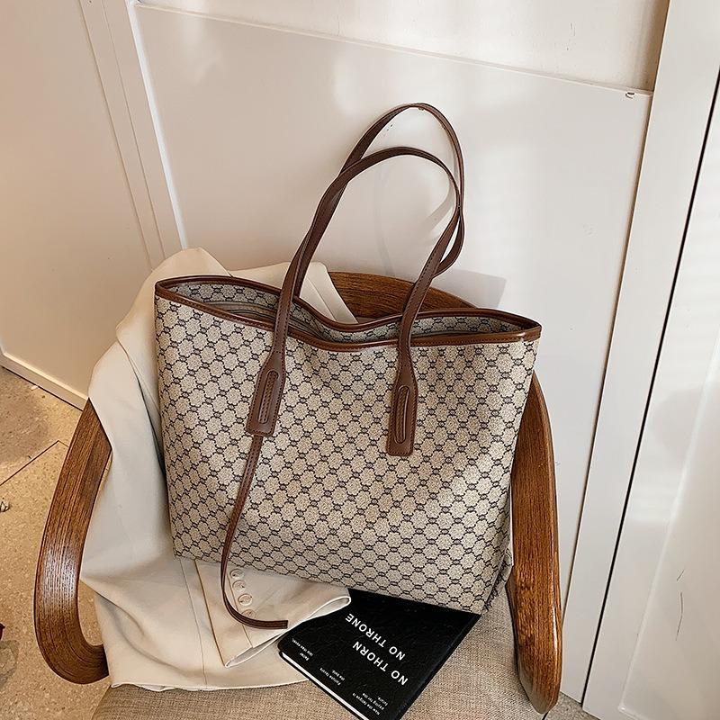 Large-capacity Bags Women's Autumn and Winter Versatile New Casual Shoulder Bags Are Now Popular Commuter Tote Bags