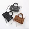 New retro versatile rivet locomotive bag head layer soft leather hand bag sweet cool spice girl style shoulder messenger bag