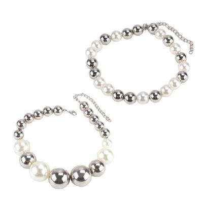 Halssnoeren en kettingen – Сolliers en kettingen