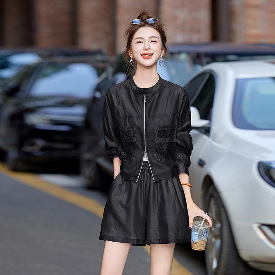 Casual Suit Women's New Summer Beautiful Light and Breathable Long-sleeved Sunscreen Small Shorts Two-piece Set Trendy