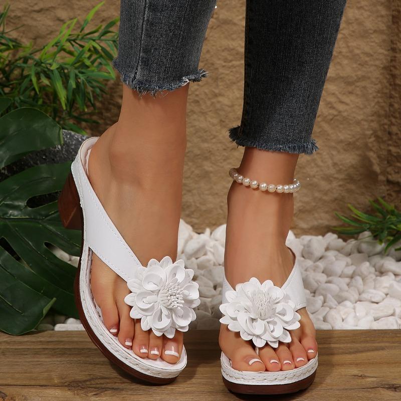 Women's Spring-Summer Floral Thong-Style Slide Sandals, Available In Large Sizes.