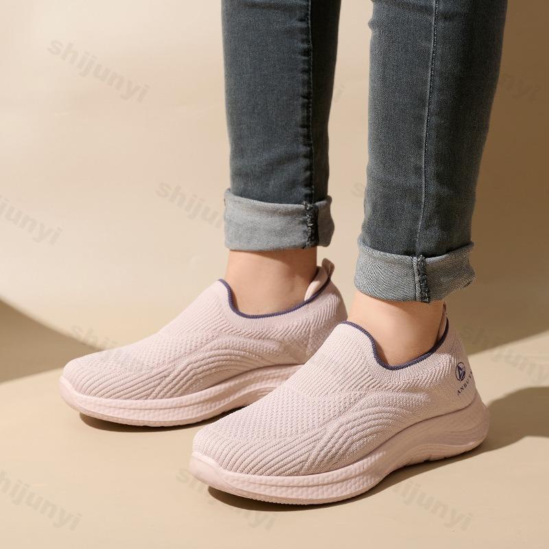 Fashion Couples' 2025 Summer New Fly Weave Mesh Breathable Casual Sports Shoes Women's Fashion Comfortable Flats Men's Slip On Sneakers