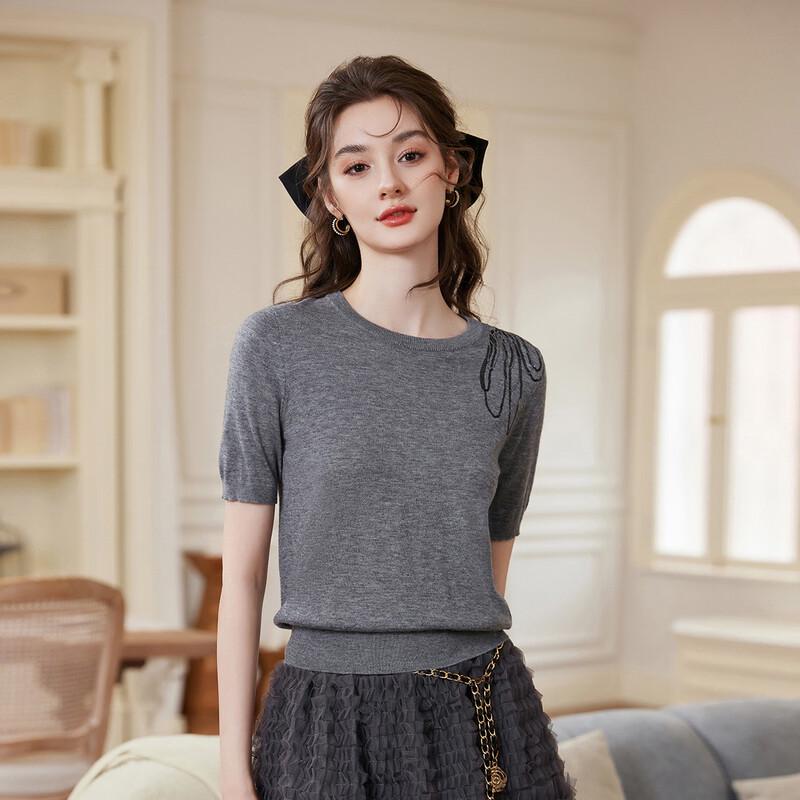 

Women s Embroidered Sequin Knit Pullover Top M