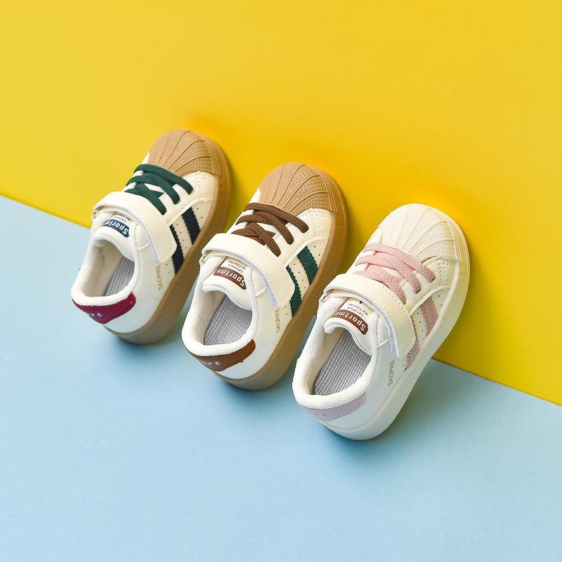 Nouveautés Baskets pour Enfants, Chaussures Décontractées à Bout Coquille pour Enfants, Chaussures pour Bébés et Tout-Petits, Chaussures de Marche & Baskets Blanches.