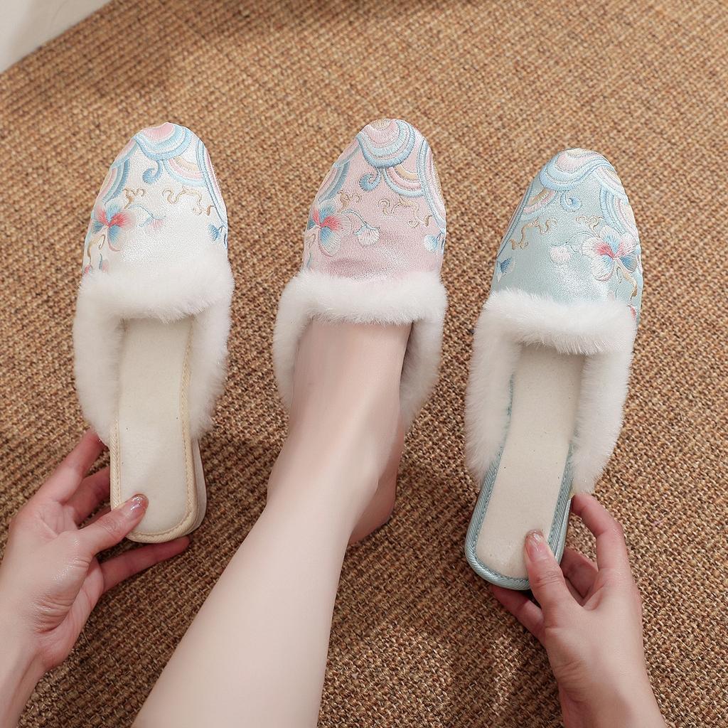 [Hailu] 2025 vinter nye broderte dame innendørs Han-elementer antikke broderte sko Hanfu dame fløyelstøfler