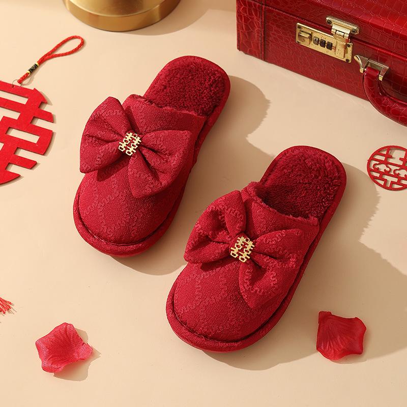 Red Wedding Slippers: Festive Non-Slip Indoor Cotton Slippers for Brides - Warm and Cozy Winter Dowry Gift.