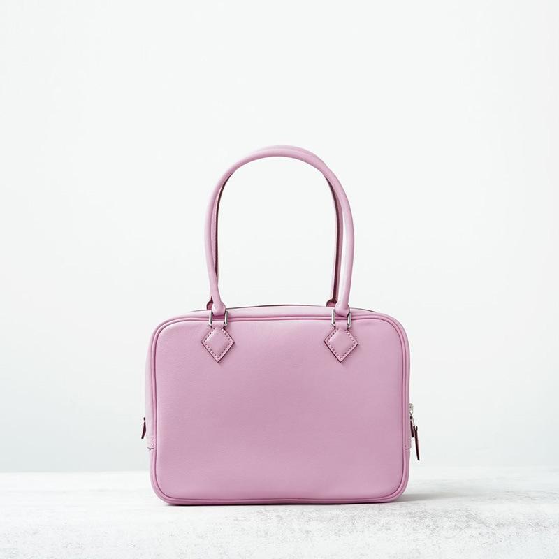 

Версия высокого класса Верхний слой коровьей кожи Стальная фурнитура Сумка сливового пера Натуральная кожа Сумка-тоут Маленькая квадратная сумка Легкая роскошная Портативная женская сумка 20x7x15cm