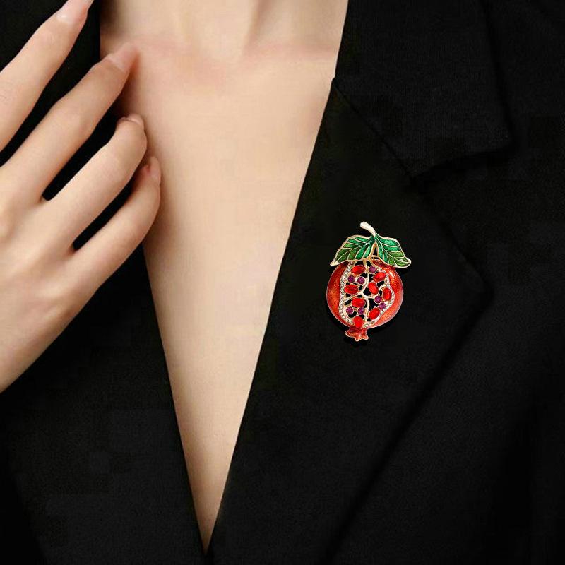 New Korean Version Fashion Pomegranate Brooch Women's Design Sense Niche Fruit Plant Corsage Suit Sweater Pin Jewelry