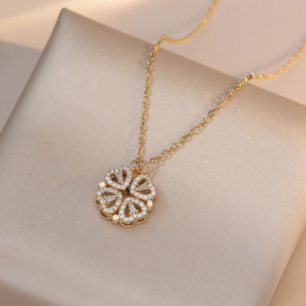 Heart-to-Heart Openable Four-Leaf Clover Necklace - High-End Light Luxury Clavicle Chain