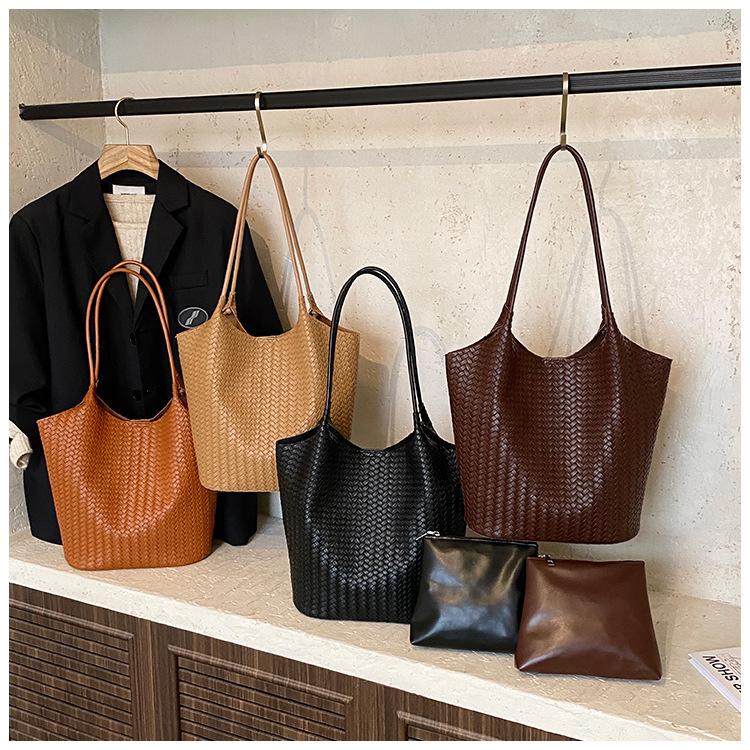 Retro Bag Women's Large Capacity 2025 New Autumn and Winter Versatile Single Shoulder Woven Mother and Child Bag Commuter Tote Bag