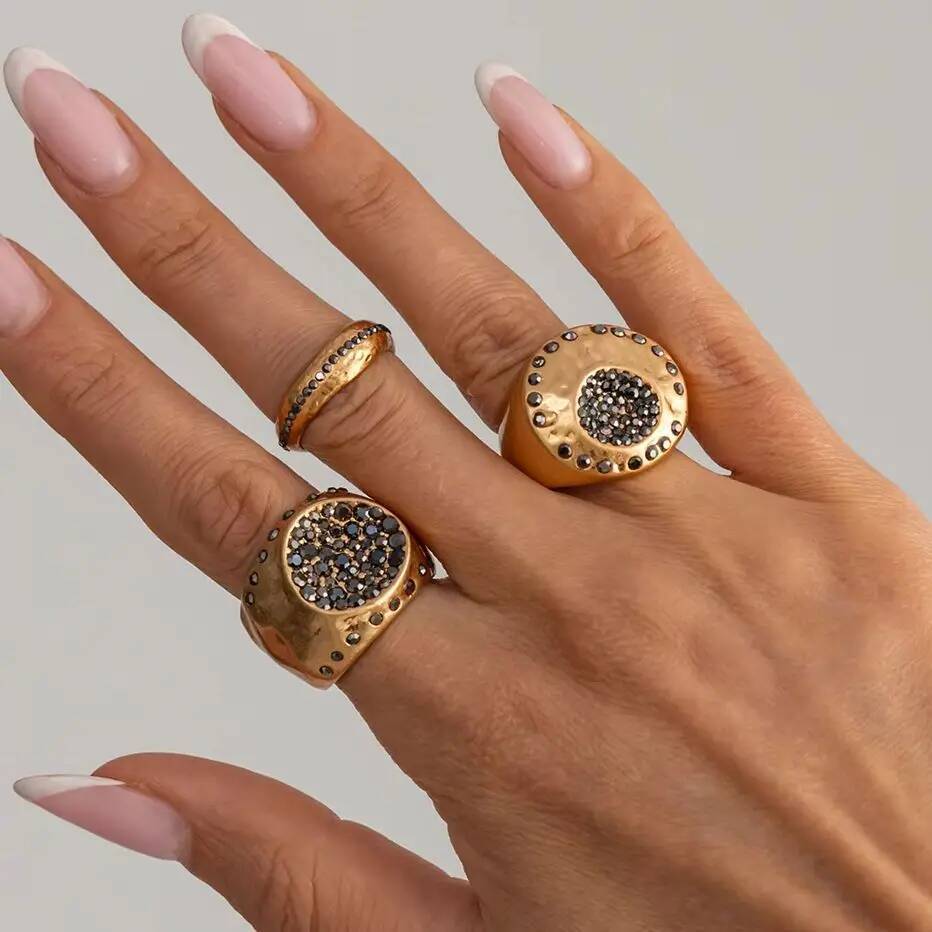 Kunjoe 3 Pcs/Set Inlaid Shine Acrylic Rhinestone Rings For Women Vintage Gold Color Metal Ring  Fashion New Luxury Jewelry