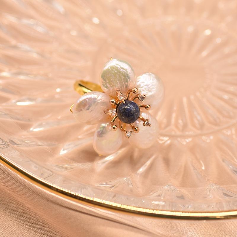 Pearl Ring Niche Retro High-end Flower Light Luxury Niche Ring Cool Style Elegant Accessory