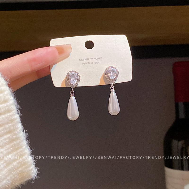 Micro-inlaid zircon water drop-shaped pearl earrings women s light luxury stud earrings