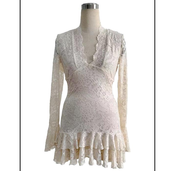 Women‘s Lace Evening Dress - Deep V Neck Bodycon Long Sleeve Dress with Ruffle Hem