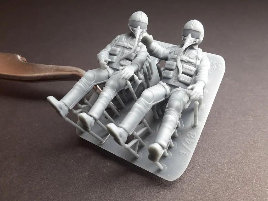 Rise144Models American Pilot Seated Posture Set 1 Plastic Model Parts RMA48005 1/48 1960s-1970s (2 Figures)