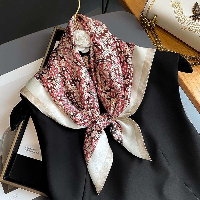 High-end H character fashion temperament spring and autumn 71 silk square scarf women's silk scarf mulberry silk Korean version summer neck protecti