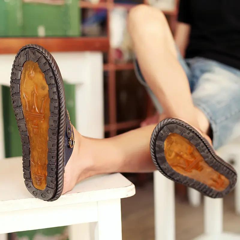 Men's Summer Slippers Flip Flops Comfortable Sandals with Arch Support and Non Slip Sole Suitable for Outdoor Beach Swimming Pools