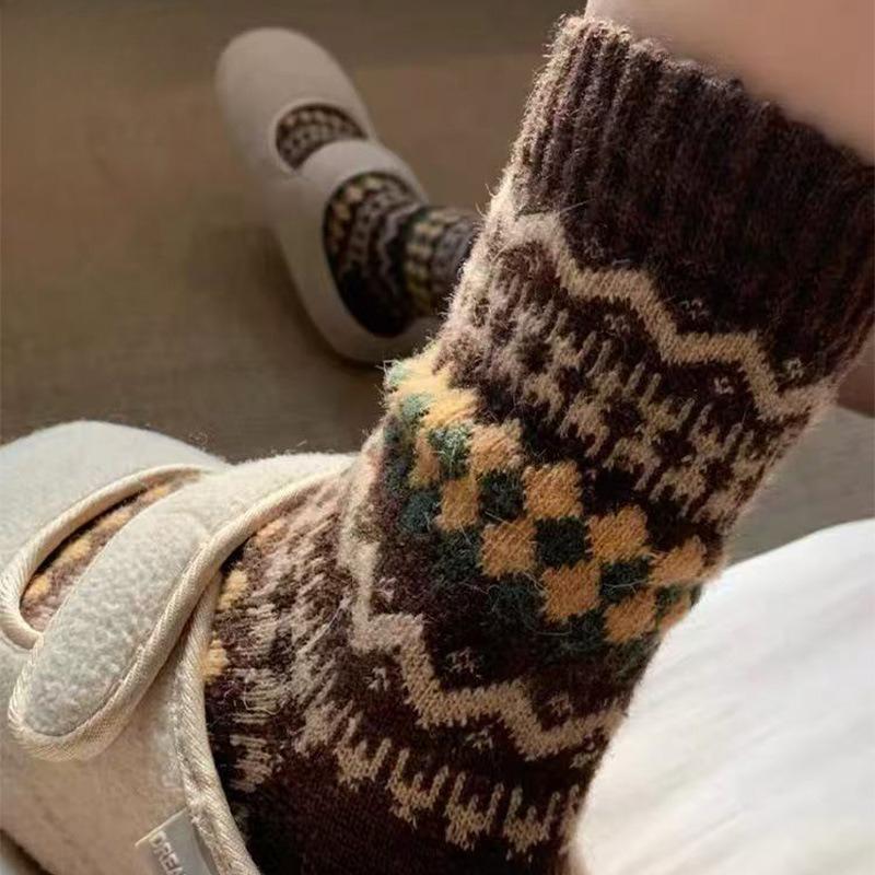 Fell Island Wool Socks for Children In Autumn and Winter - Thick and Warm Traditional Ethnic Style Mid-Calf Socks - Retro Snowflake Plush Socks