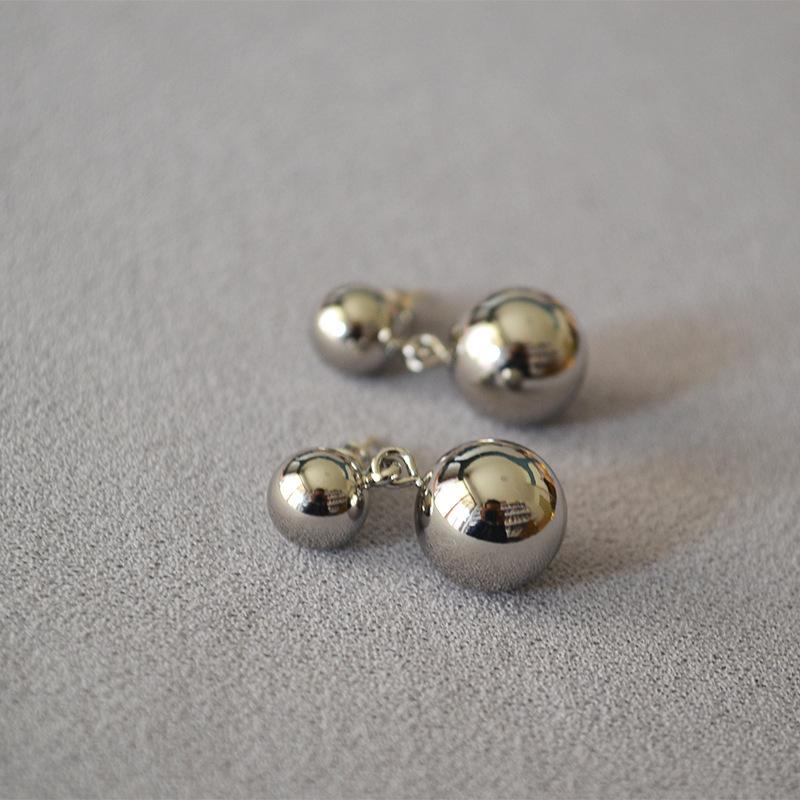 Ins Cold Wind Brass Gold Plated Hollow Glossy Double Ball 925 Silver Needle Simple Temperament Earrings Earrings Earrings Women