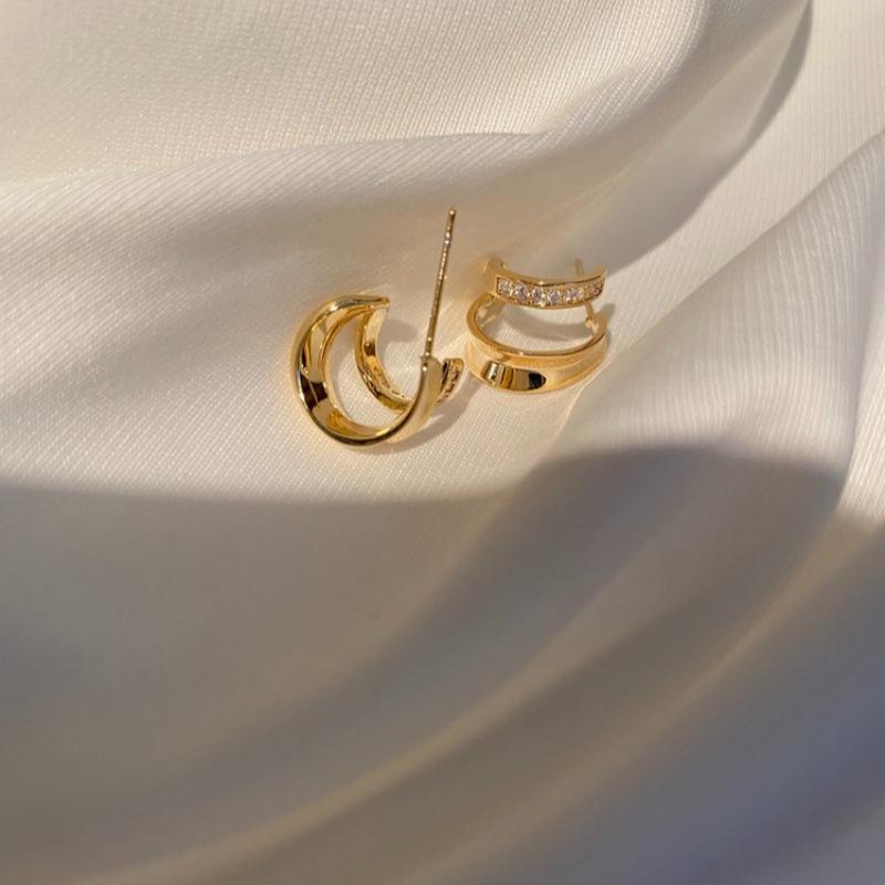 Women Elegant Niche Design Luxury Geometric Double C Circle Stud Earrings