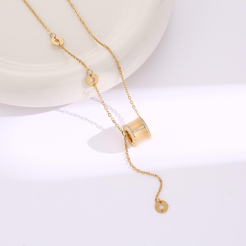 Hochwertige Damen Halskette aus Titanstahl mit vierblättrigem Kleeblatt - Nicht verblassend, vielseitige Schlüsselbeinkette