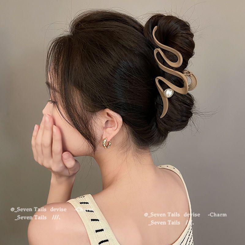 2024 Women's Cold Style Claw Hair Clip: Niche Design, Large Size Updo Accessory