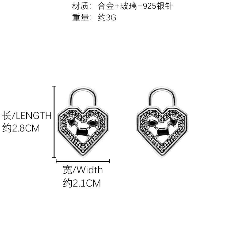 Hollow love lock earrings, simple temperament 925 silver needle earrings, exquisite earrings.