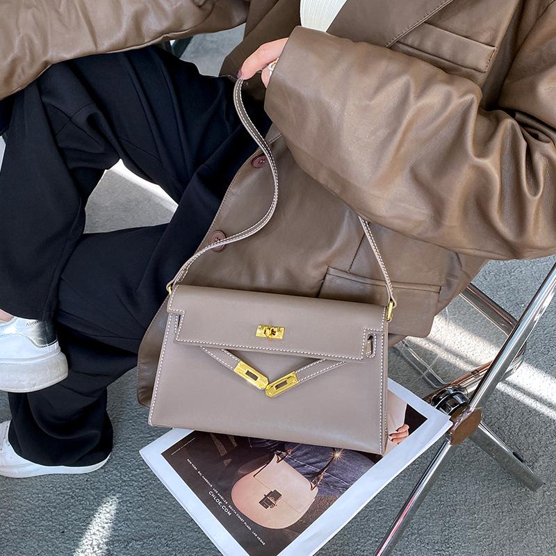 

Textured Messenger Bag Genuine Leather Retro Kelly Bag Women s New High-end Versatile Underarm Bag Commuter Messenger Bag