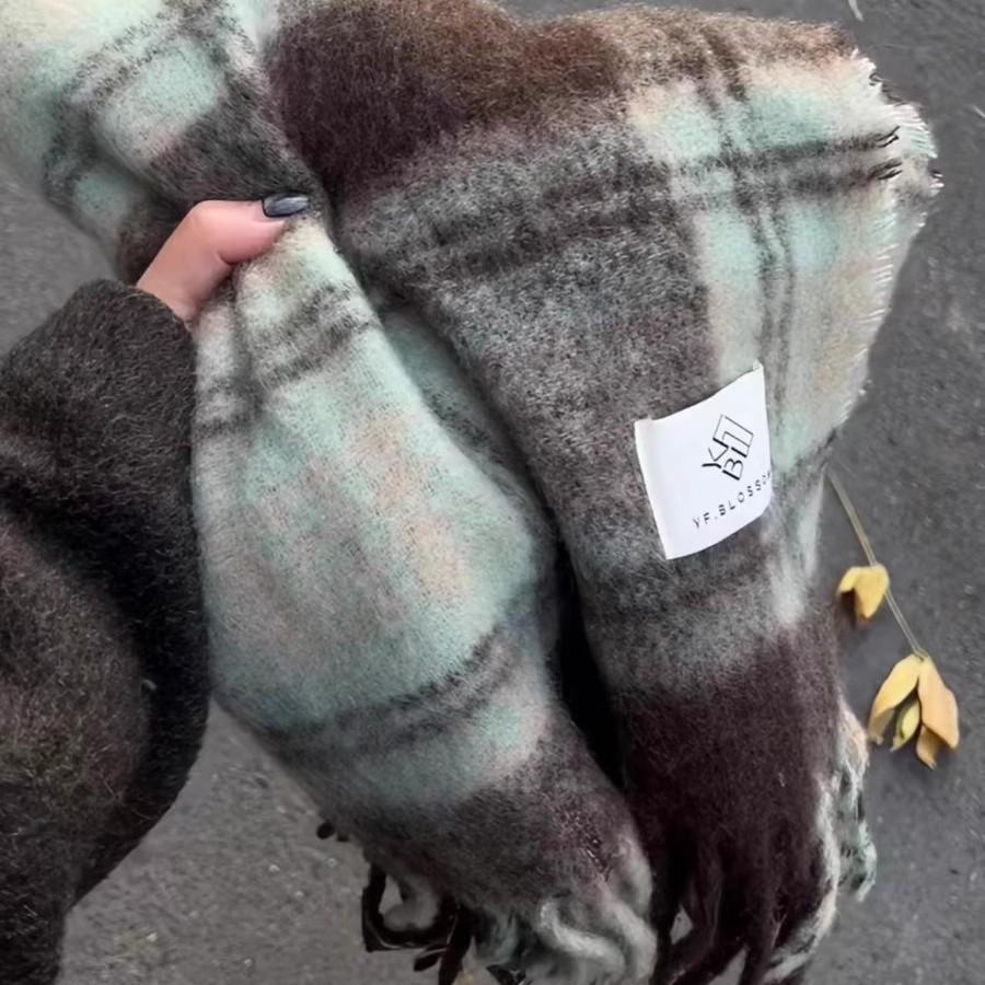 2025 Sea Salt Blue Korean Style Plush Scarf: Cozy Autumn/Winter Women's Shawl, Perfect Warm Gift for Girls