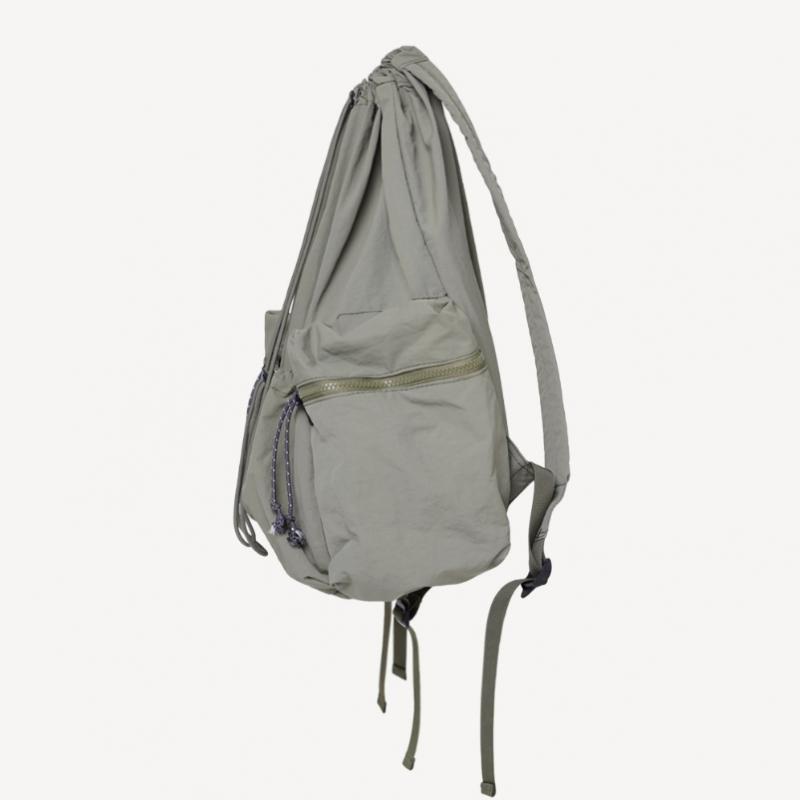 Prends soin de toi Khaki Nylon Rucksack mit Kordelzug