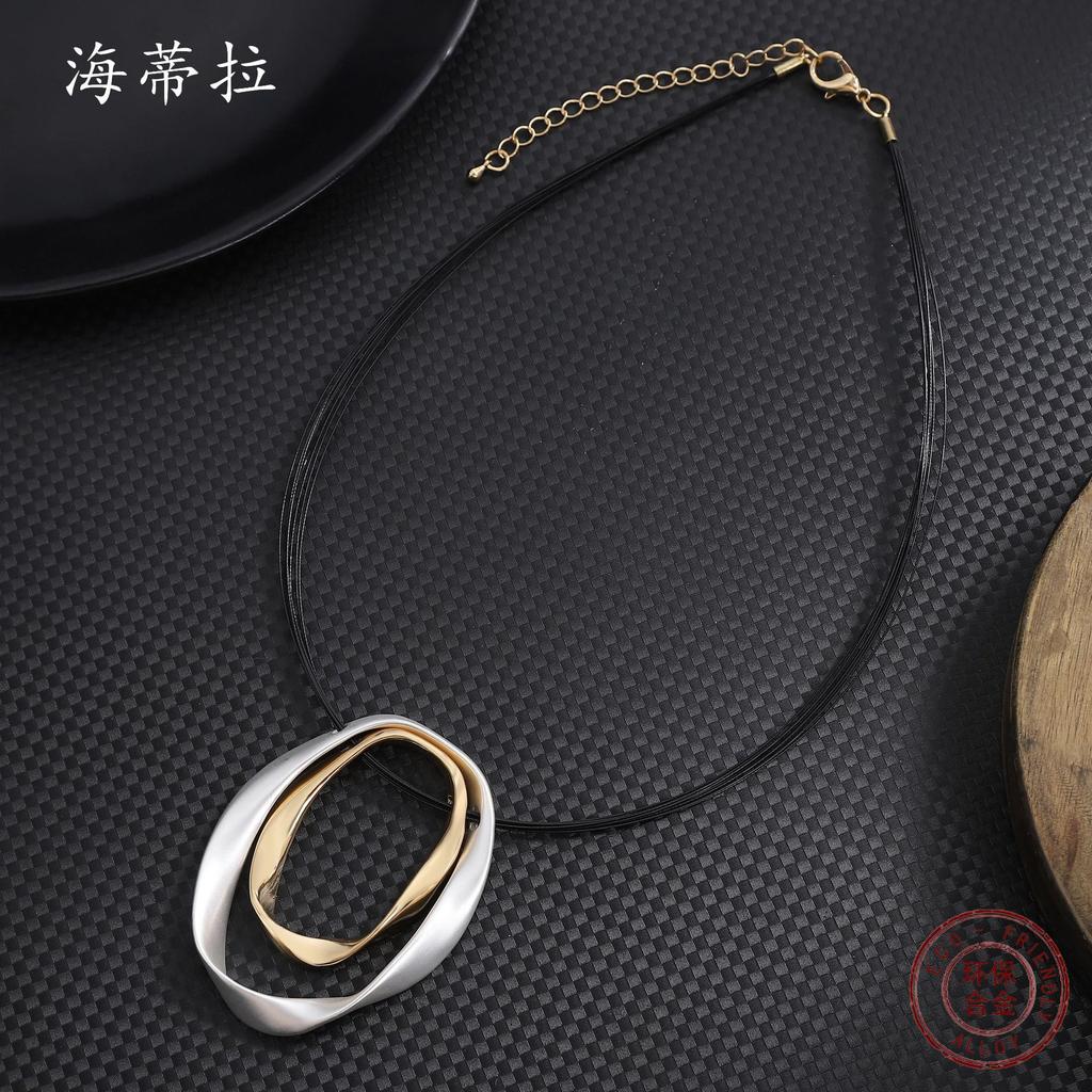 Irregular hollow oval alloy pendant, women's high sense geometric oval steel wire necklace