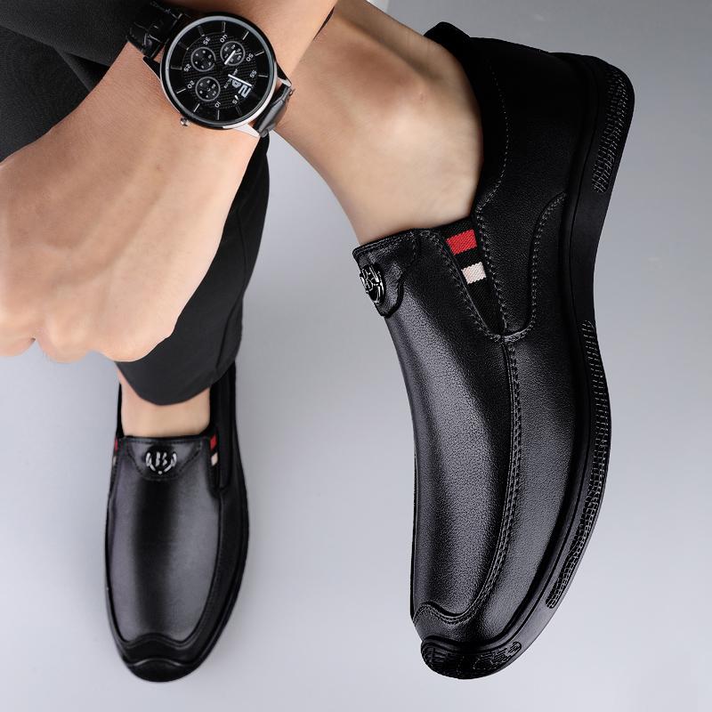 Fashion New Arrival Men Loafers Male Fashion Casual Leather Shoes Handmade Moccasins Breathable Mens Driving Shoes Comfort Slip on Flats