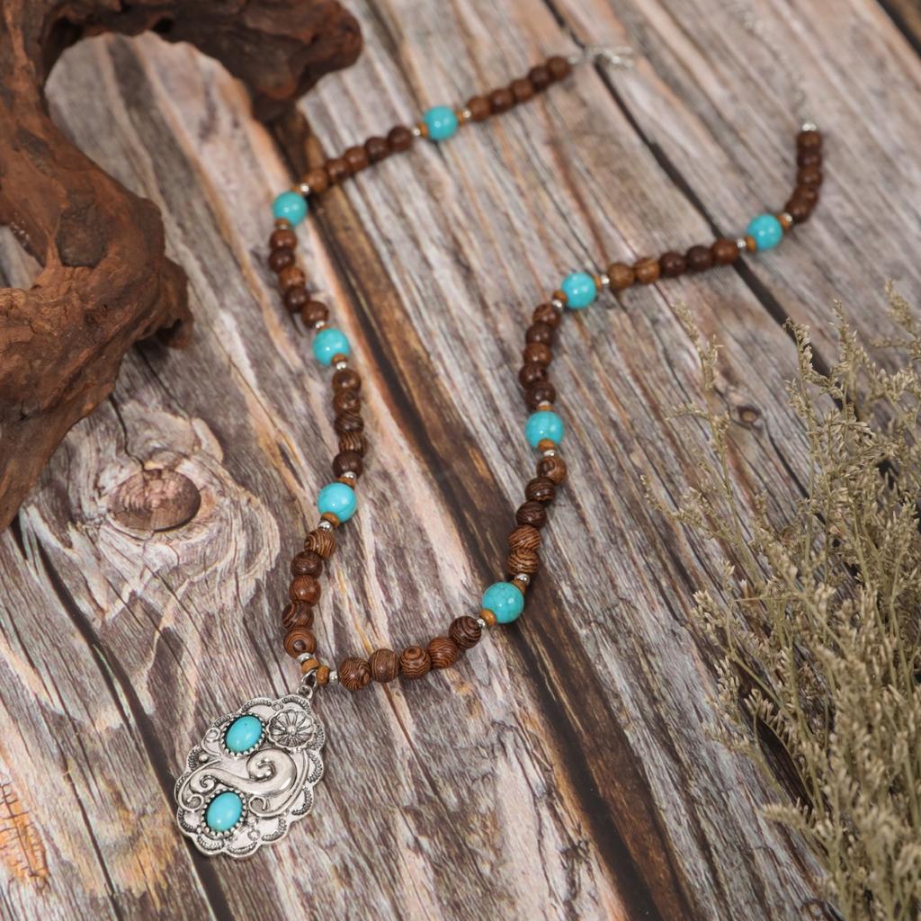 BLINGBAY Kadın Boncuklu Kolye Retro Etnik Stil Turkuaz Kişilik Yaratıcı Boğa Başı Şekli Kolye Ucu El Yapımı Boncuklu Kolye Kız Hediyesi