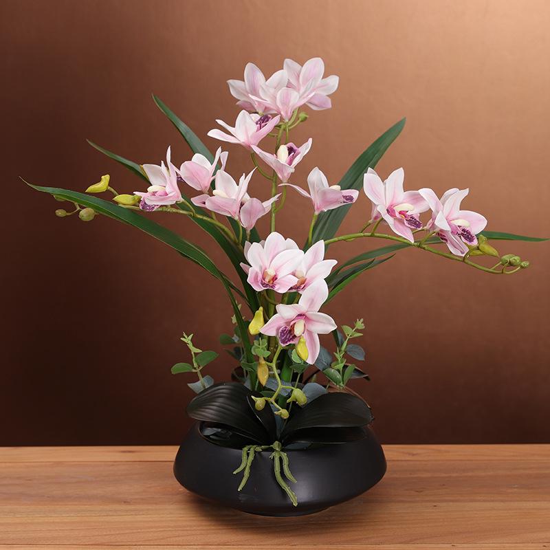 Umelé kvetinové aranžmán s orchideou Cymbidium pre obývaciu izbu, jedálenský stôl alebo na vystavenie na TV skrinke