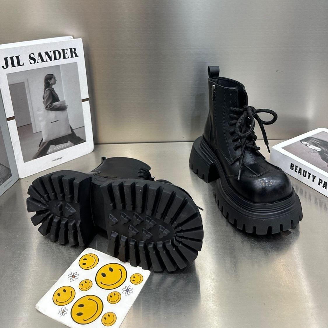 

Модные ботинки Thi Bot Водонепроницаемая платформа Briti Sle Мотоциклетные ботинки Женские ботильоны На все случаи жизни Осень... 35 чёрный