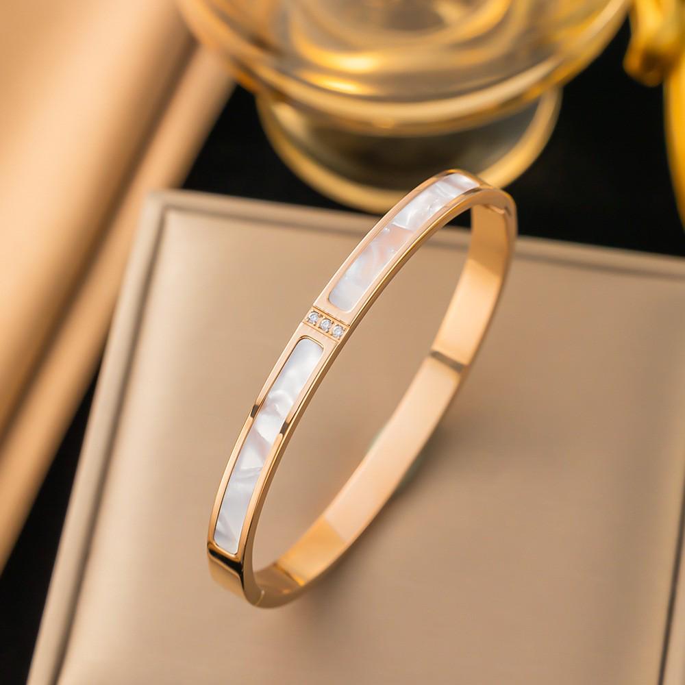 Bracciale da donna in acciaio al titanio con diamanti, placcato oro, non sbiadisce, intarsio di zirconi, alta gamma, semplice, versatile gioiello in acciaio inossidabile