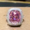 Prsten s růžovým diamantem a čtvercovým mikrozasazením, elegantní snubní prsten s imitací zirkonů.