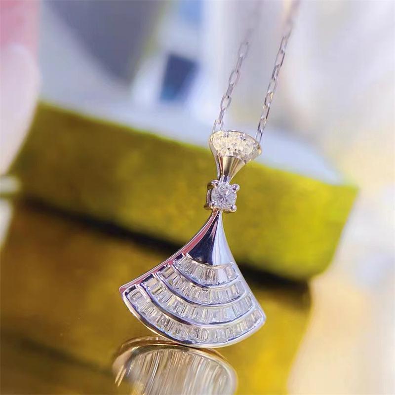 Chic Fan-Shaped Stud Earrings & Necklace Set for Women - Trendy, Versatile, and Fashionable