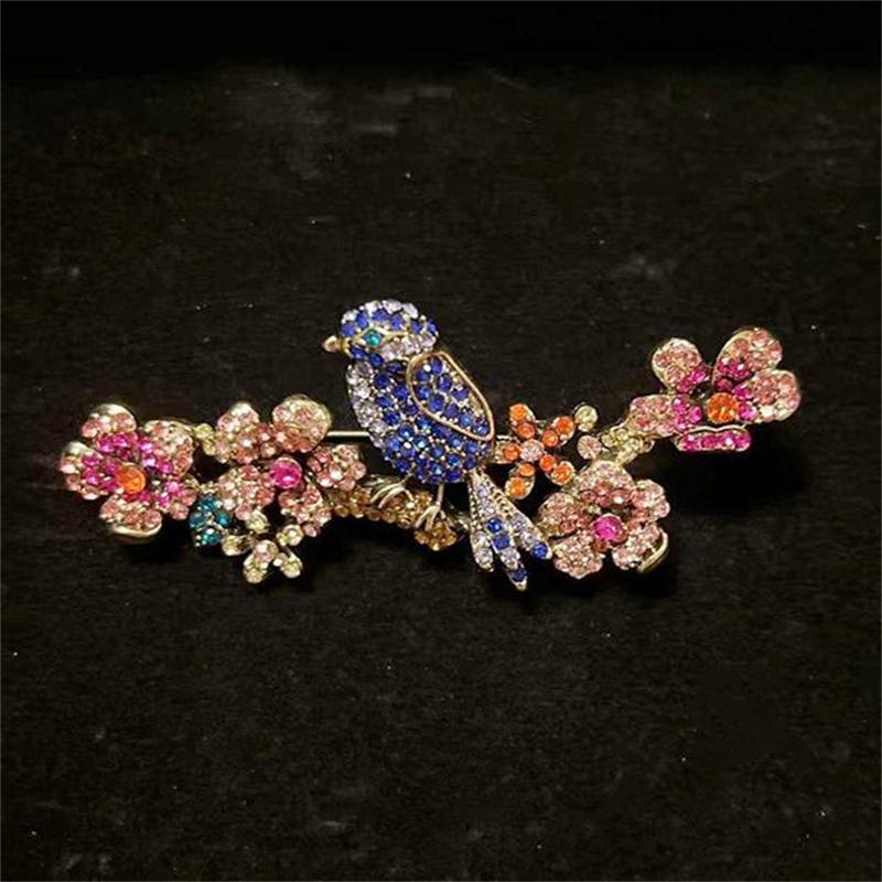 SKEDS Vintage Baroque Style Women Girls Heavy Industry Crystal Castle Tassel Brooch Badges Retro Classic Lady Suit Coat Pin Gift